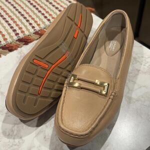 Rockport Women's Tan Leather Loafers Size 7.5 NWOT